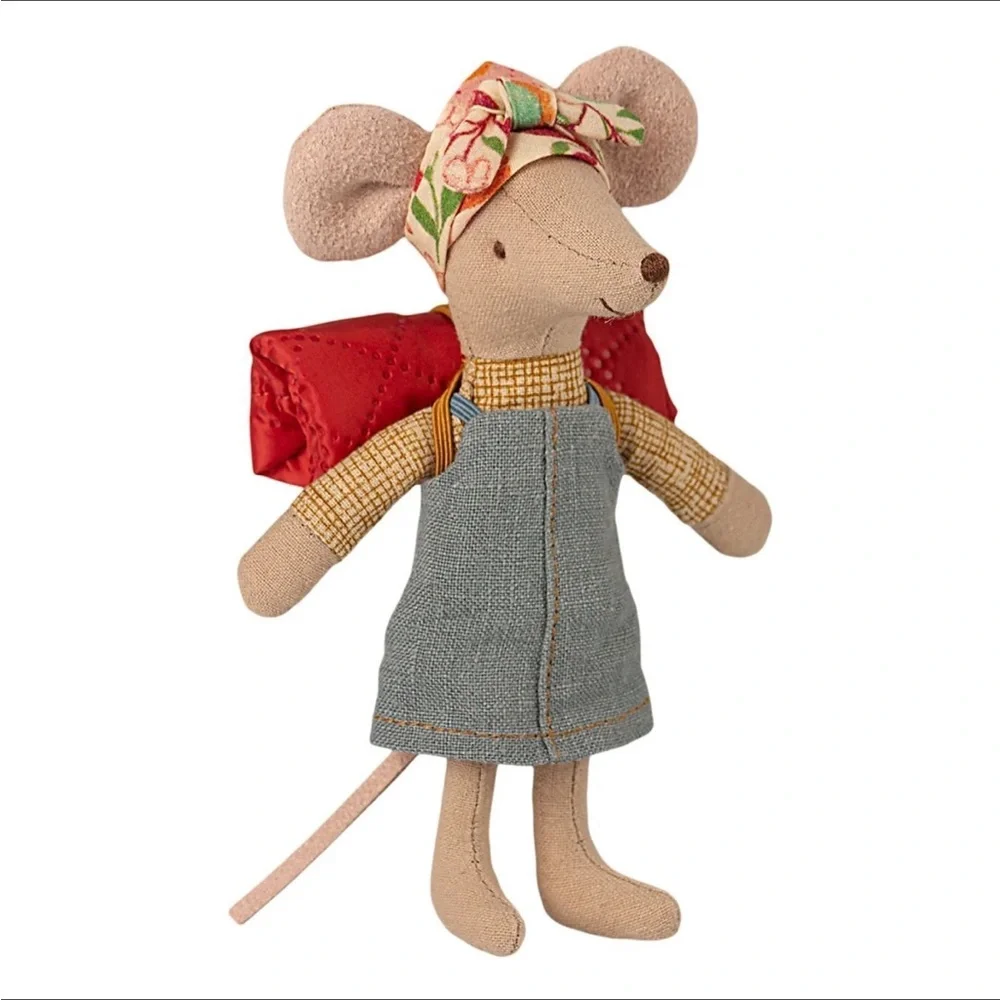 Maileg Happy Camper Tent, Flashlight & Hiker Mice - Retired 2020 - Picture 4 of 8